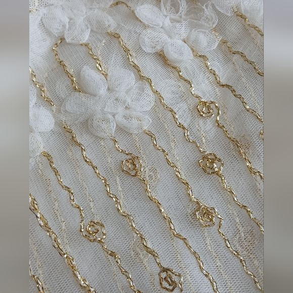 Everly White Lace Sleeve Heart Tee - Picture 6 of 9